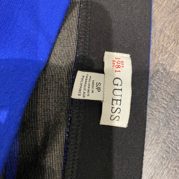 Small Guess Skirt - Picture 5 of 6